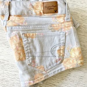 American eagle floral shorts